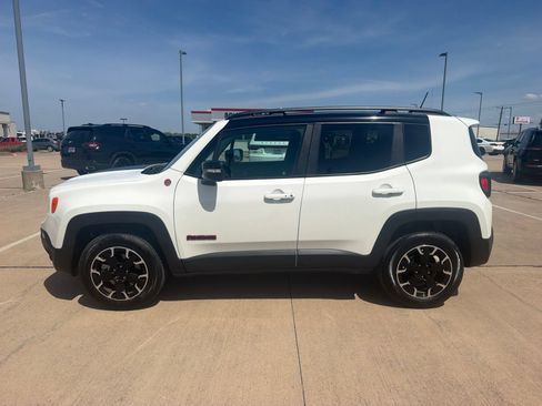 Used 2023 Jeep Renegade Trailhawk AWD/4WD image 8