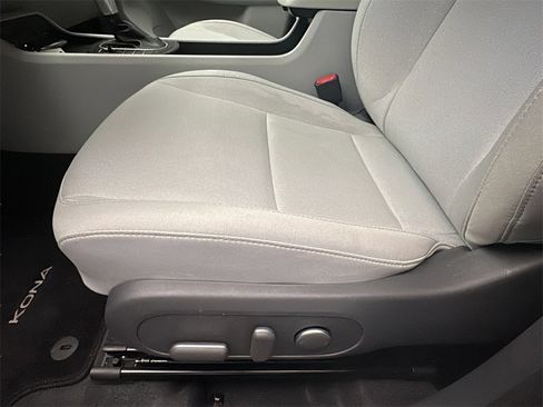 Certified 2025 Hyundai Kona SEL image 10