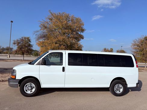 Used 2016 Chevrolet Express 3500 LT w/ LT Preferred Equipment Group image 4