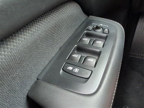 Certified 2024 Volvo S60 B5 Plus image 29