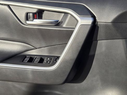 Used 2021 Toyota RAV4 XLE Premium image 26