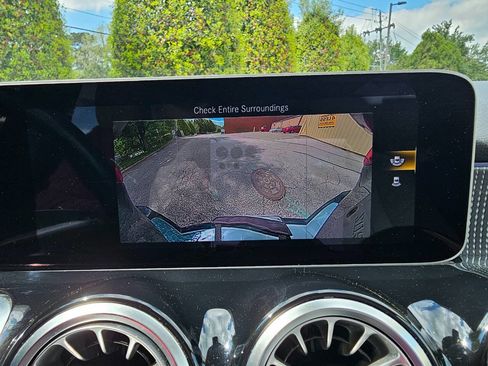 Used 2020 Mercedes-Benz GLB 250 w/ Premium Package image 22