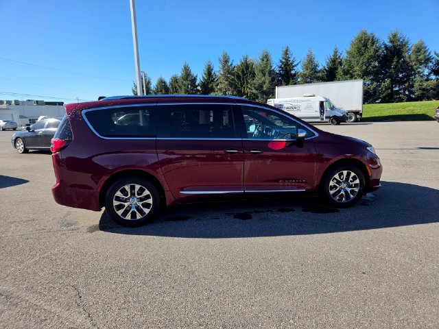 Used 2023 Chrysler Pacifica Pinnacle FWD image 19