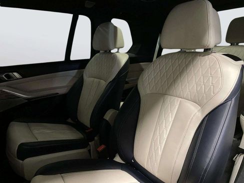 Used 2019 BMW X7 xDrive50i w/ Dynamic Handling Package AWD/4WD image 34