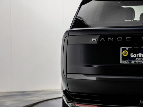 Used 2023 Land Rover Range Rover SE image 14