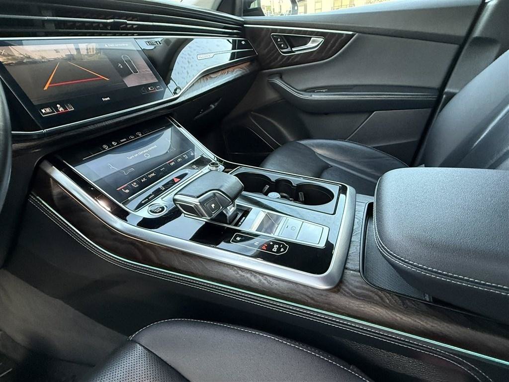 Used 2022 Audi Q8 Prestige w/ Prestige Package AWD/4WD image 35