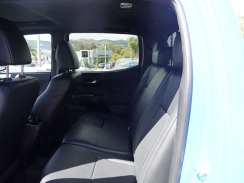 Used 2021 Toyota Tacoma TRD Off-Road w/ TRD Premium Off Road Package image 18