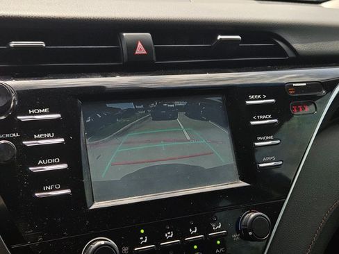 Used 2018 Toyota Camry LE FWD image 20