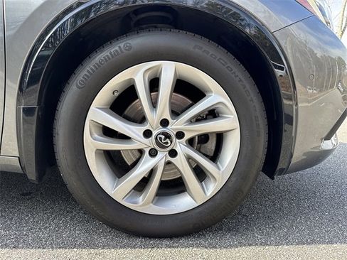 Used 2019 INFINITI QX30 w/ Navigation Package image 12