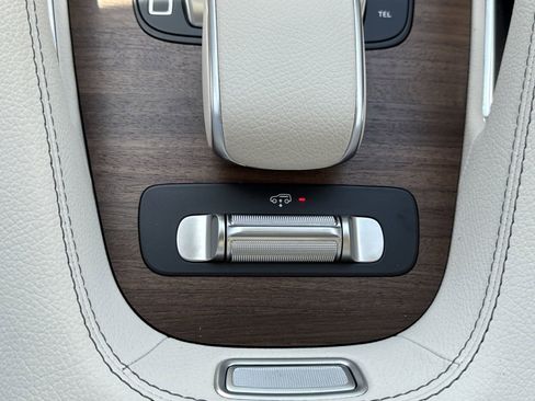 New 2026 Mercedes-Benz GLS 450 4MATIC image 37