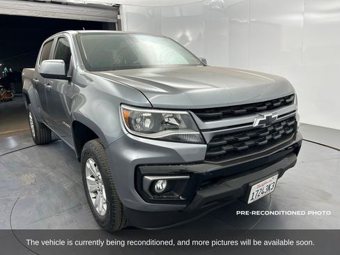 Used 2022 Chevrolet Colorado LT w/ LT Convenience Package image 8
