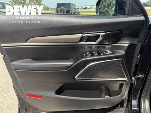 Used 2022 Kia Telluride SX w/ SX Prestige Package AWD/4WD image 10