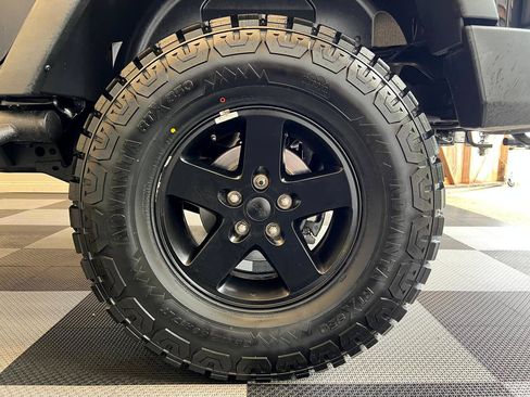 Used 2017 Jeep Wrangler Unlimited Sport image 28