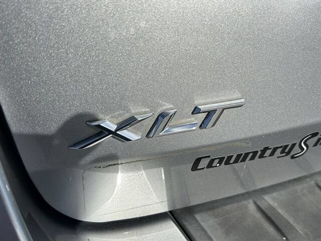 Used 2020 Ford Explorer XLT w/ Comfort Package RWD image 11