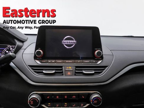 Used 2021 Nissan Altima 2.5 SV w/ SV Premium Package image 12