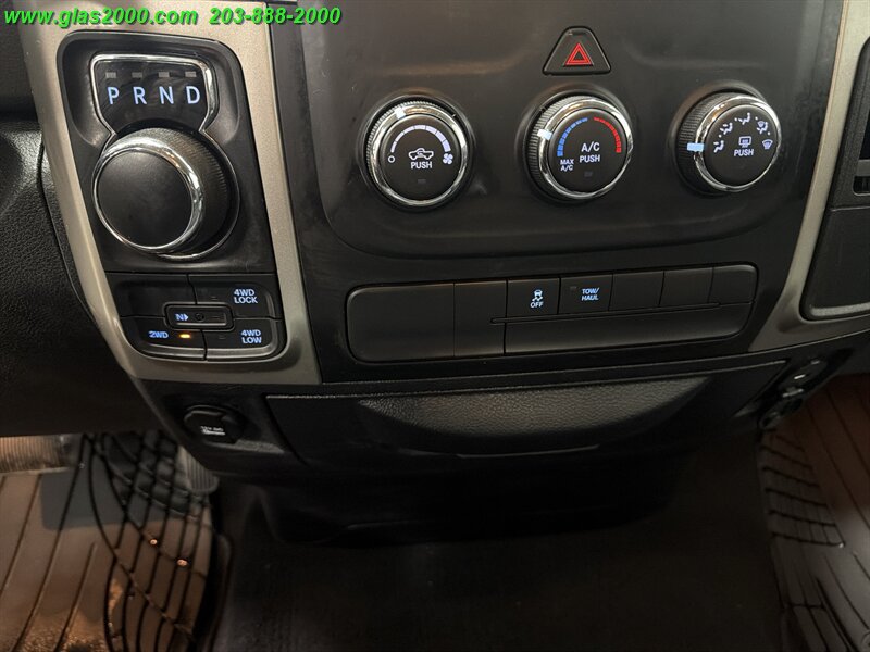 Used 2018 RAM 1500 Classic SLT AWD/4WD image 24