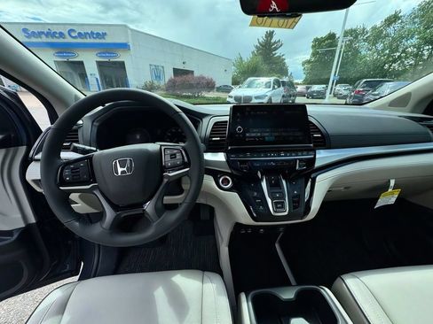 New 2026 Honda Odyssey Touring image 14