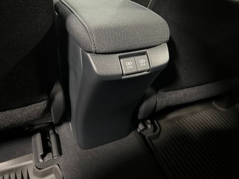 Certified 2022 Toyota Prius LE FWD image 16