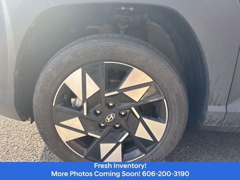 Used 2024 Hyundai Kona SEL w/ Convenience Package image 10