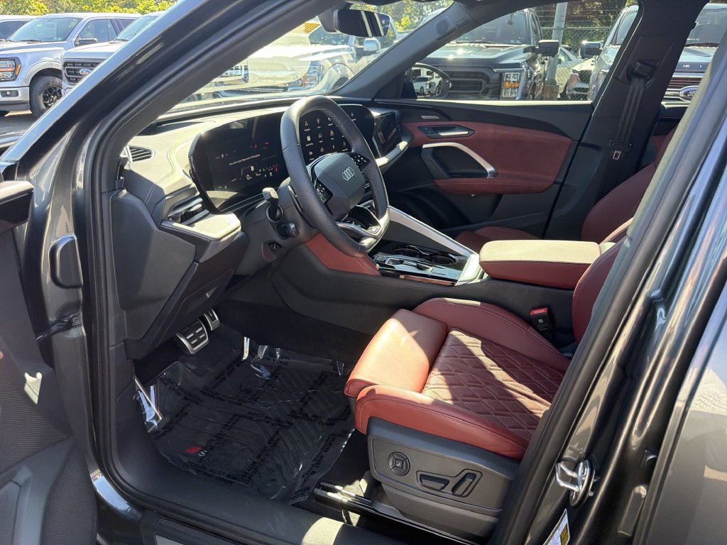 Used 2025 Audi SQ5 Prestige AWD/4WD image 14