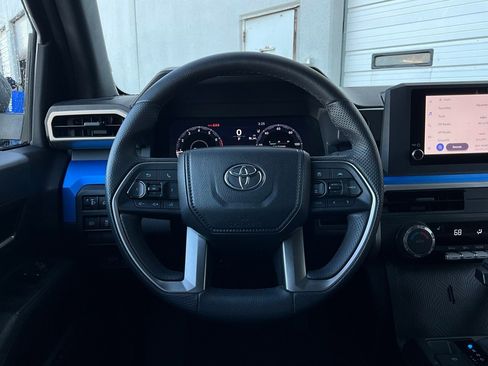 Used 2025 Toyota Tacoma TRD Off-Road image 32