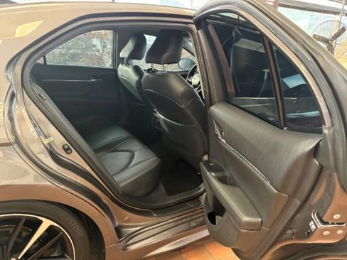 Used 2019 Toyota Camry XSE image 30