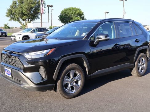 Used 2023 Toyota RAV4 XLE w/ XLE Grade Weather Package AWD/4WD image 8