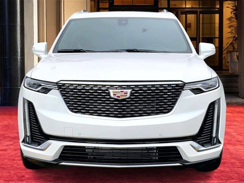 New 2025 Cadillac XT6 Premium Luxury w/ Technology Package image 3