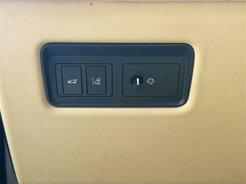 Used 2016 Land Rover Range Rover HSE image 10