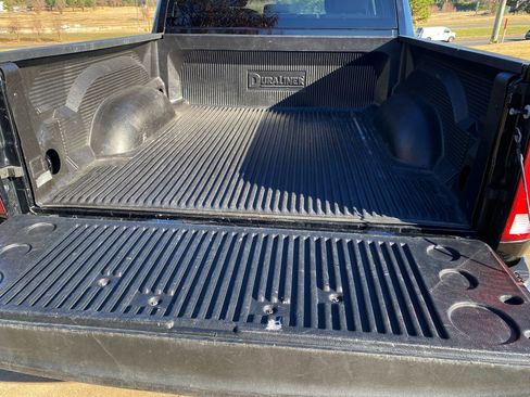 Used 2023 RAM 1500 Classic SLT image 9