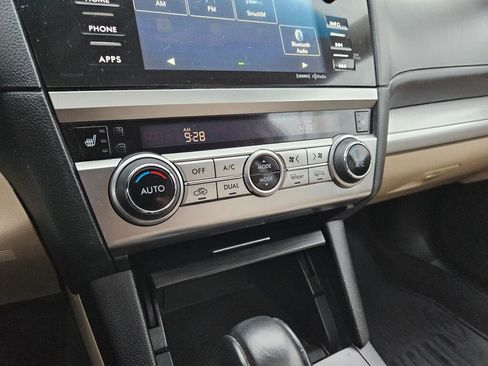 Used 2017 Subaru Outback 2.5i Premium image 21