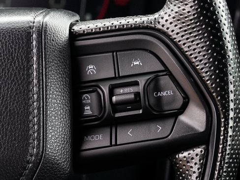 Certified 2025 Toyota Tacoma SR5 AWD/4WD image 33