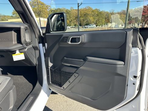 New 2025 Ford Bronco 4-Door image 16
