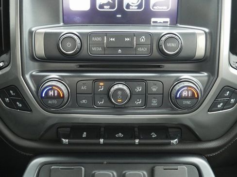 Used 2018 Chevrolet Silverado 1500 LTZ Z71 w/ Realtree Edition image 22