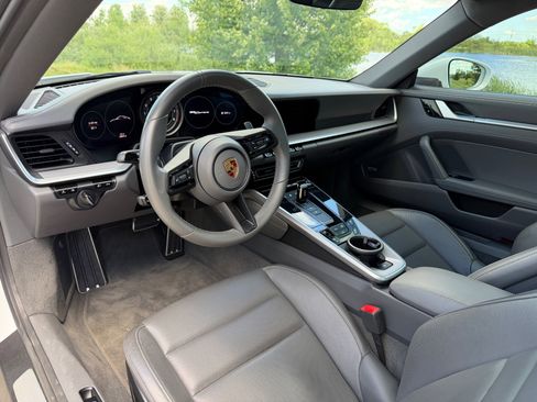 Used 2021 Porsche 911 Carrera RWD image 40