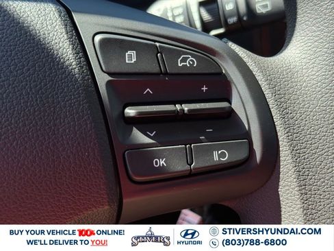 Certified 2025 Hyundai Venue SE image 22