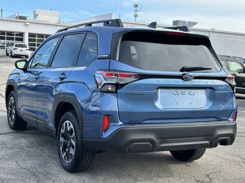 Used 2025 Subaru Forester Premium image 5