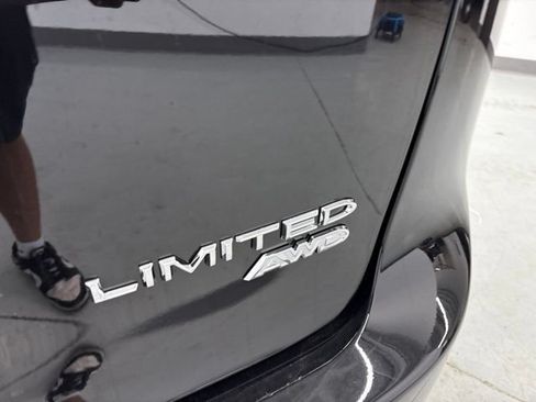 New 2027 Chrysler Pacifica Limited AWD/4WD image 7