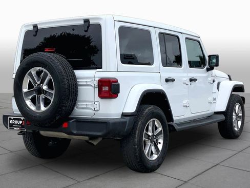 Used 2022 Jeep Wrangler Unlimited Sahara w/ Cold Weather Group AWD/4WD image 13