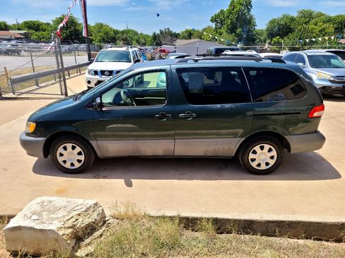 Used 2003 Toyota Sienna CE FWD image 6