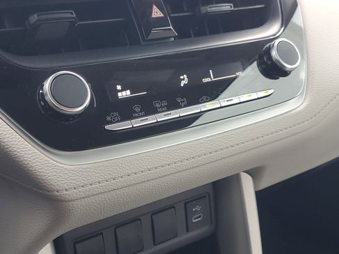 Certified 2025 Toyota Corolla Cross L FWD image 28