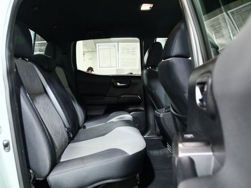 Used 2022 Toyota Tacoma TRD Sport image 25