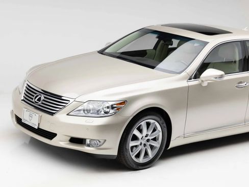 Used 2012 Lexus LS 460 w/ Luxury Value Edition RWD image 19