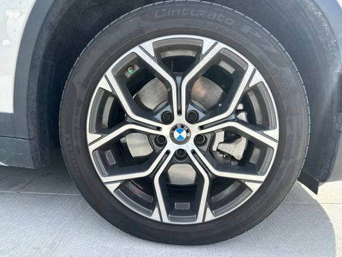 Used 2022 BMW X1 xDrive28i w/ Premium Package AWD/4WD image 3