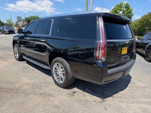 Used 2018 Cadillac Escalade ESV 2WD image 11