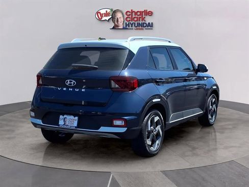 New 2025 Hyundai Venue Limited image 5