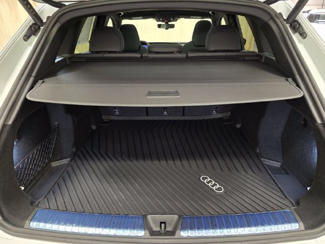 New 2026 Audi SQ5 Premium Plus AWD/4WD image 28