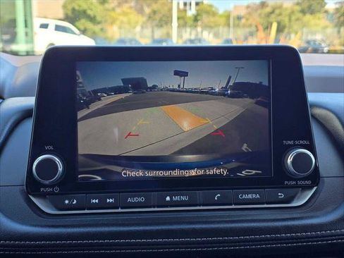 Used 2023 Nissan Rogue SV FWD image 30