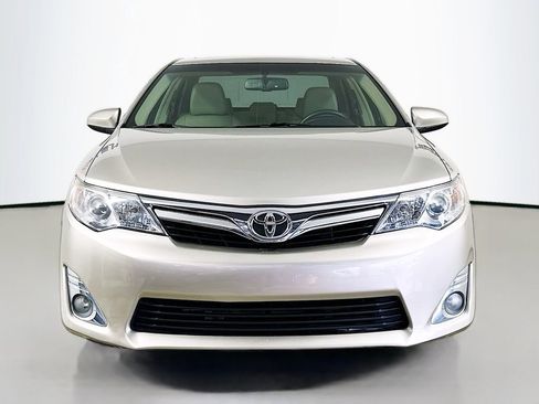 Used 2013 Toyota Camry XLE FWD image 2