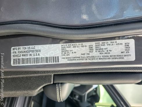 Used 2023 Jeep Grand Cherokee L Altitude AWD/4WD image 30